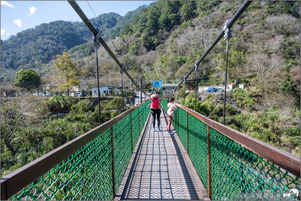 秀巒控溪吊橋