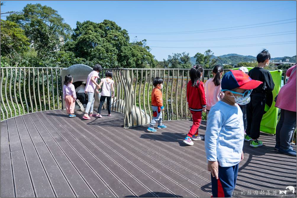 鶯歌 永吉公園 旋轉溜滑梯