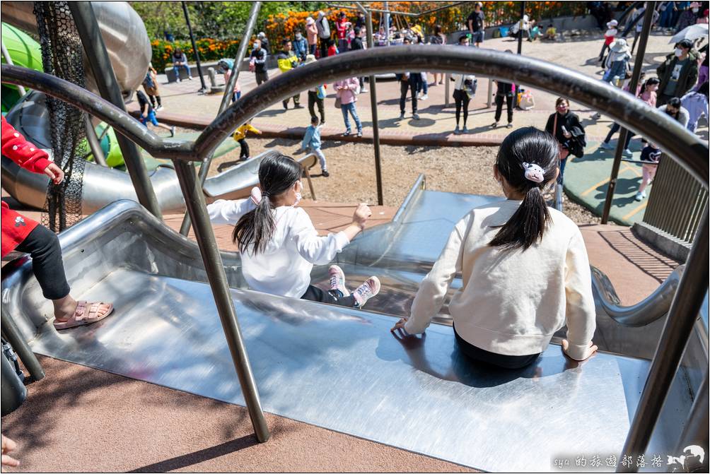 鶯歌 永吉公園 旋轉溜滑梯