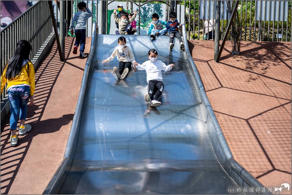 鶯歌 永吉公園 旋轉溜滑梯