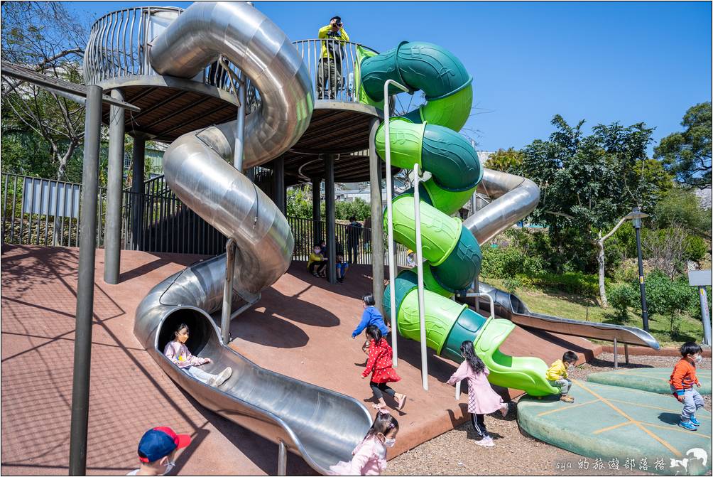 鶯歌 永吉公園 旋轉溜滑梯