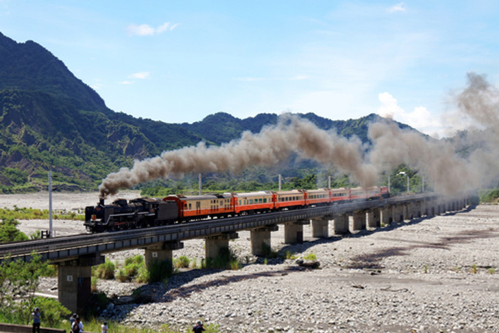 台鐵觀光列車｜鳴日號、福森號、環島之星、栩悅號、海風號、山嵐號