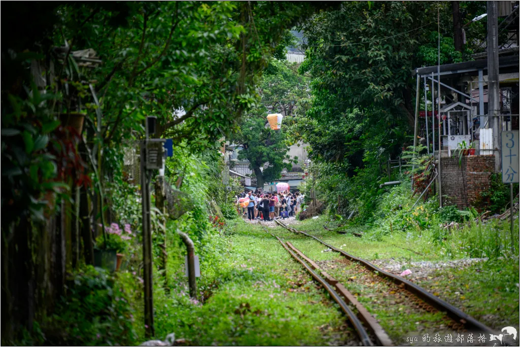 【台北】十分車站、十分老街|熱鬧擁擠的天燈鐵道景致 8 平溪線之十分、望古、嶺腳,望古瀑布步道