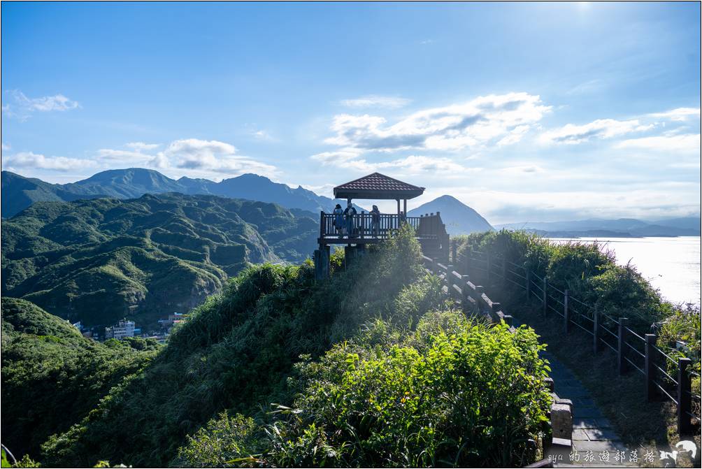 下午時的鼻頭角觀景涼亭景色