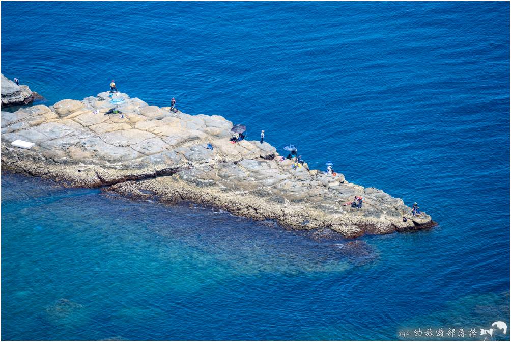 鼻頭角步道的沿線海岸