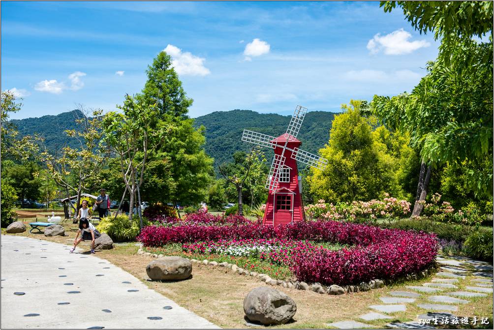 馬卡龍客房外的小花園