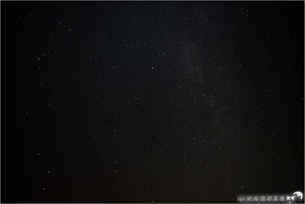 在台東，不必上到高山，稍稍曝一下光就能拍到滿天的星斗。