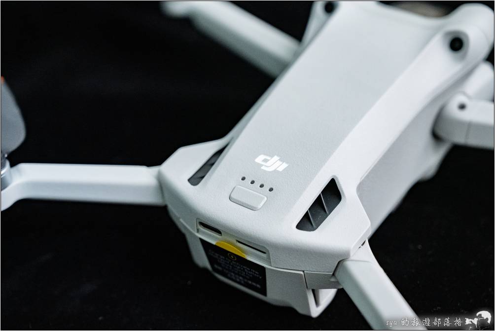 DJI Mini 3 Pro後散熱孔