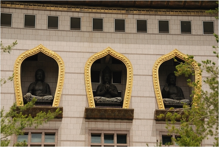 【南投 景點】中台禪寺 | 山谷間的佛國藝術