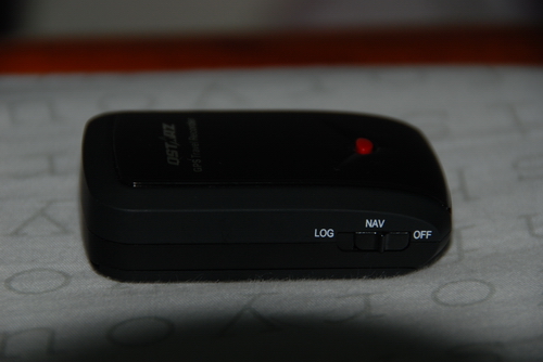 旅行記錄器+GPS藍牙接收器。QSTARZ Q1000P