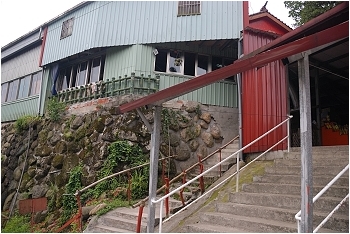 【台北三芝 景點】貝殼廟 | 隱身山林的海底宮殿，順遊石門風力發電廠