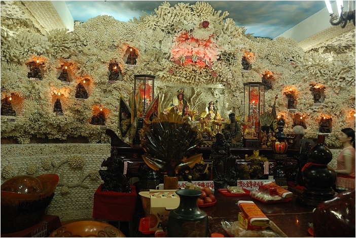 【台北三芝 景點】貝殼廟 | 隱身山林的海底宮殿，順遊石門風力發電廠