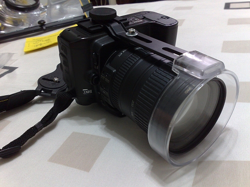 單眼相機潛水套。EWA-MARINE U-AX