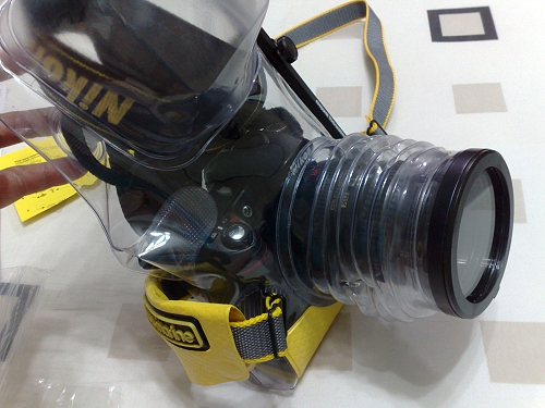 單眼相機潛水套。EWA-MARINE U-AX