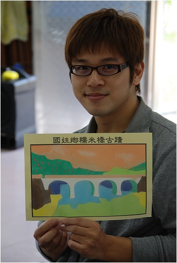 【南投 景點】 秋高氣爽採甜柚。喬園度假山莊 | 鹿窯香菇園、921地震震爆點、傾斜屋