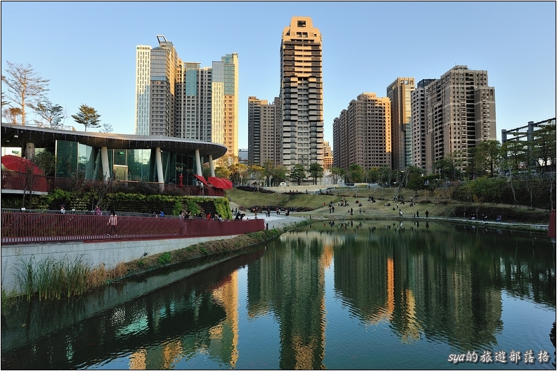 【台中 景點】秋紅谷生態公園 | 城市山谷中的一抹綠地