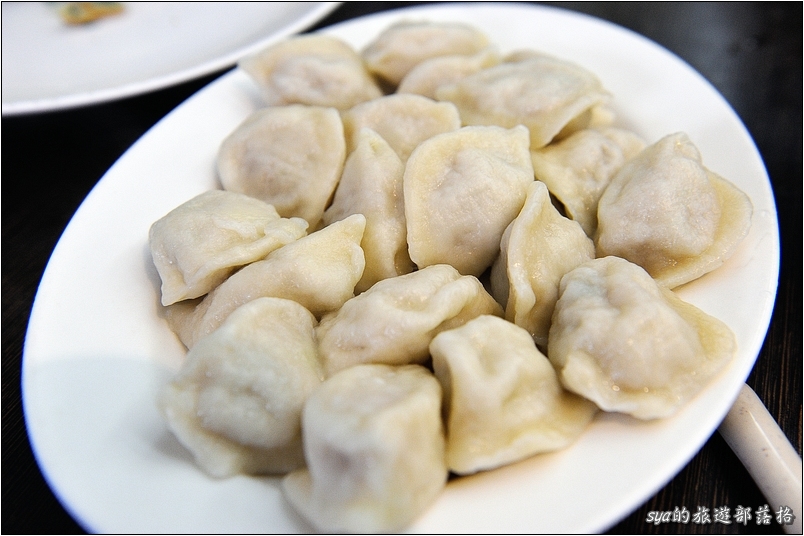 【苗栗 美食】斗煥坪水餃館 | 讓人難忘的蔥油餅與滷味