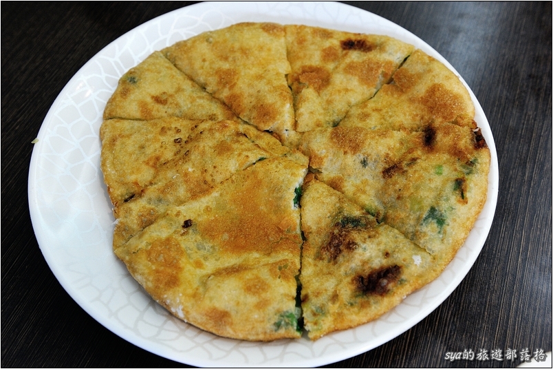 【苗栗 美食】斗煥坪水餃館 | 讓人難忘的蔥油餅與滷味