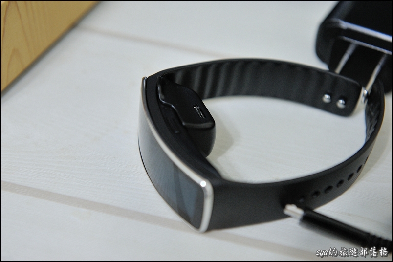 HTC Android 手機 與 Samsung Gear Fit 的搭配