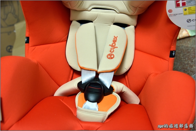 【開箱】汽車安全座椅。Cybex Sirona 0~4Y