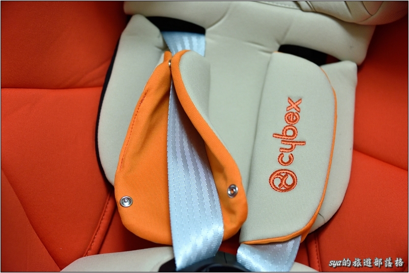 【開箱】汽車安全座椅。Cybex Sirona 0~4Y