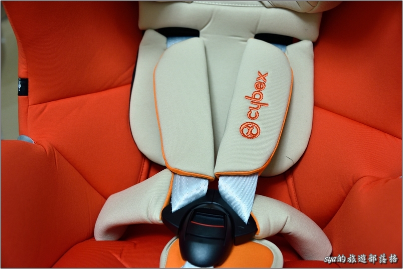 【開箱】汽車安全座椅。Cybex Sirona 0~4Y