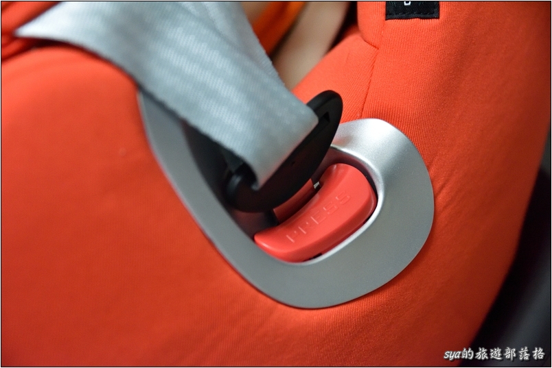 【開箱】汽車安全座椅。Cybex Sirona 0~4Y