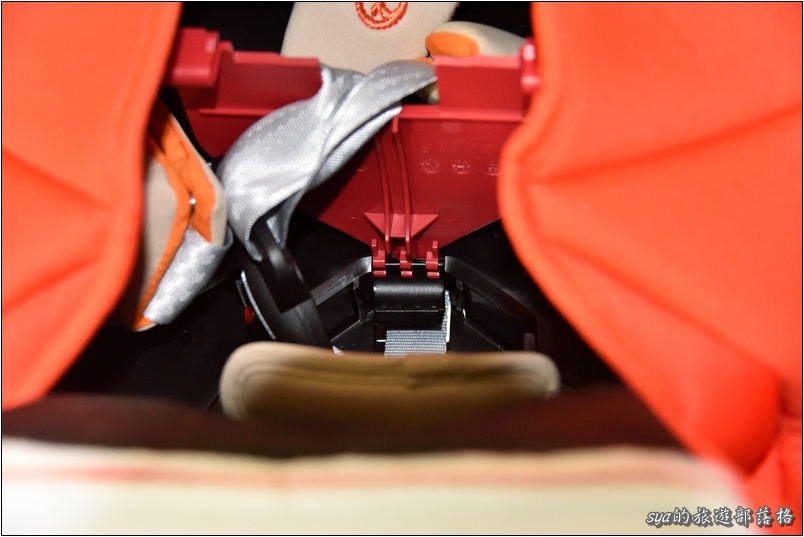 【開箱】汽車安全座椅。Cybex Sirona 0~4Y