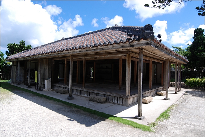郵輪旅遊 - 石垣島岸上行程的參考景點 (川平灣、八重山民俗藝術村、金城燒肉店、公設市場)