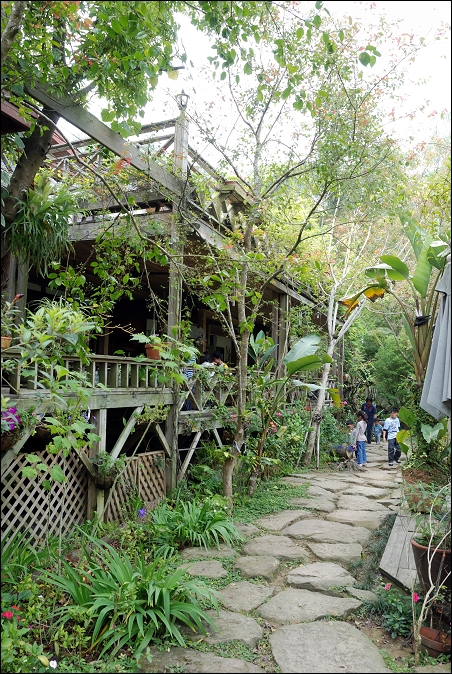 【苗栗 景觀餐廳】苗栗大湖。湖畔花時間