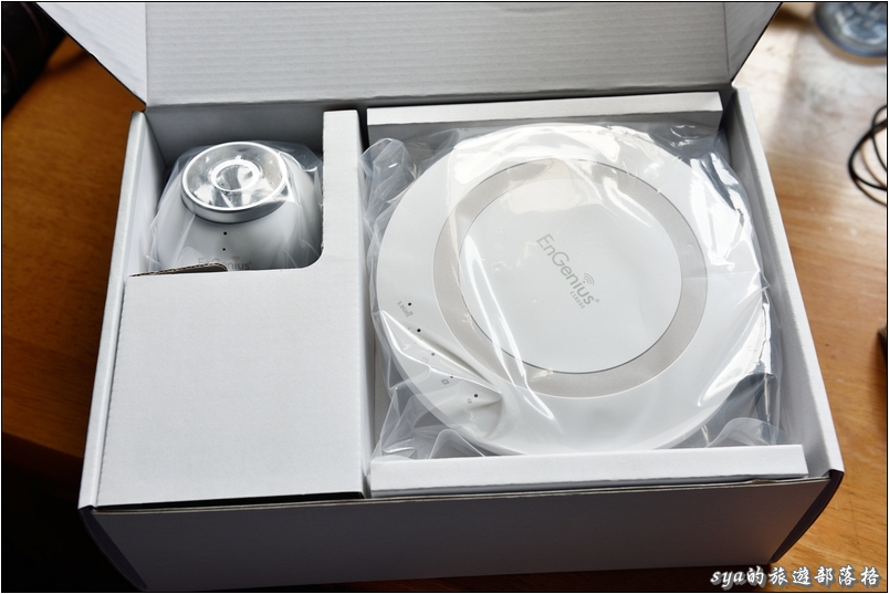 一手輕鬆掌握宅內狀況。EnGenius EBK1 (ESR600 + EDS1130)