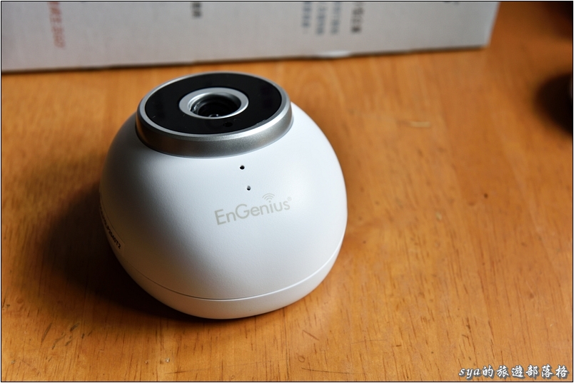一手輕鬆掌握宅內狀況。EnGenius EBK1 (ESR600 + EDS1130)