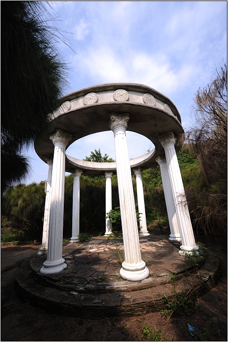 【苗栗 景點】鹿廚坑桐花步道 | 頹圮的維也納