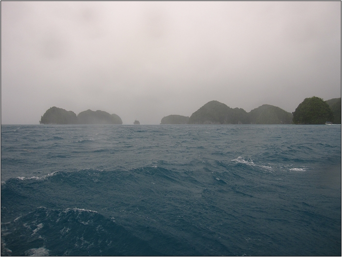 外島景點。帛琉 (長灘島、水母湖、海豚研究中心、鯊魚島、鯨魚島、情人橋、德軍水道)