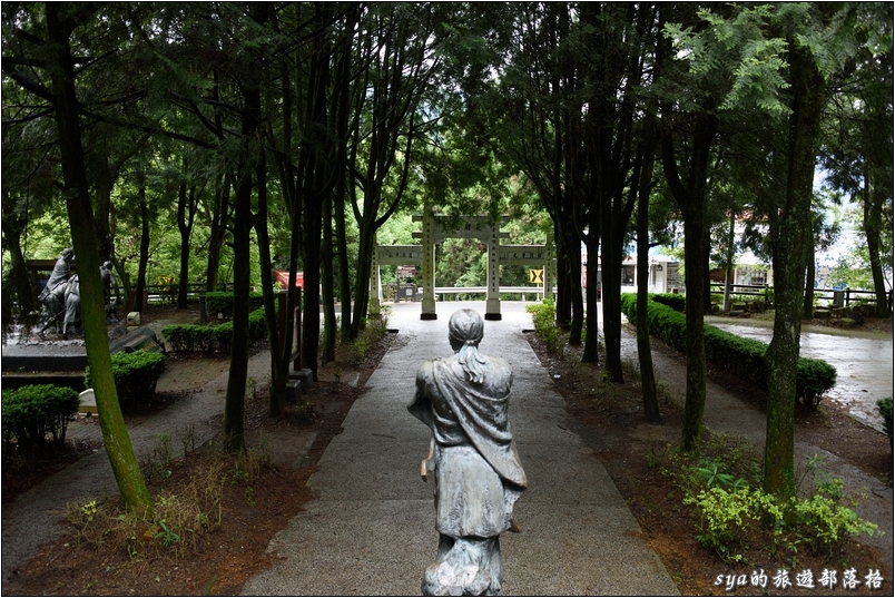 【南投 景點】霧社事件紀念碑 (莫那魯道抗日紀念碑)、霧社老街、公學校(現台電辦公室)