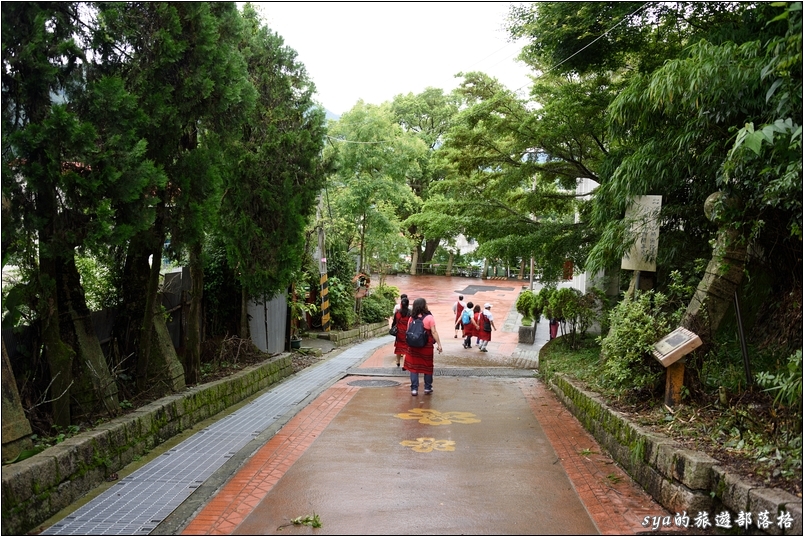 【南投 景點】霧社事件紀念碑 (莫那魯道抗日紀念碑)、霧社老街、公學校(現台電辦公室)