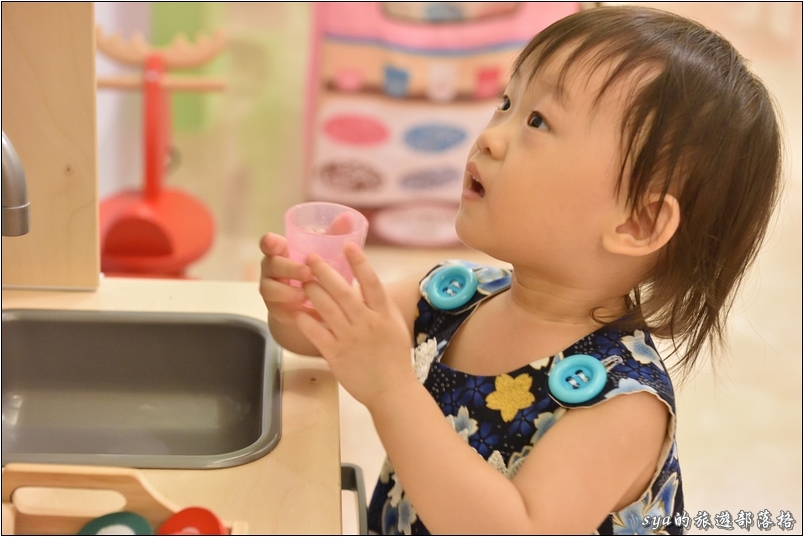 【台南 溜滑梯 親子民宿】Candy肯蒂親子民宿 | 超大家家酒六人房