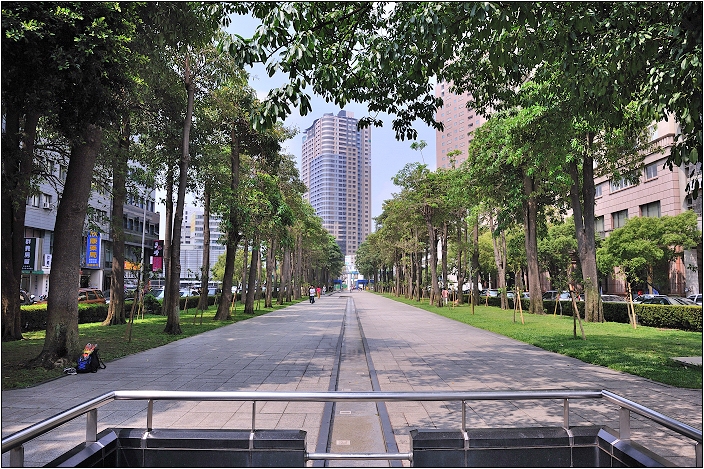 【台中 景點】經國綠園道 / 經國園道 / 草悟道