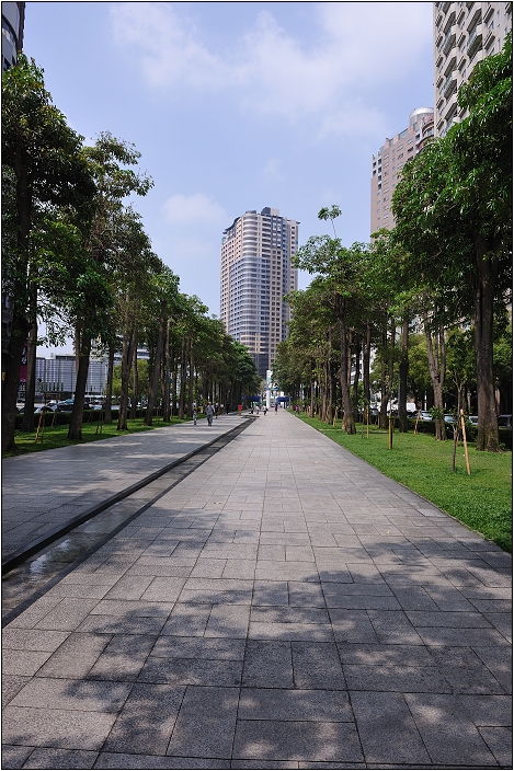 【台中 景點】經國綠園道 / 經國園道 / 草悟道