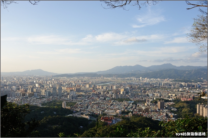 【台北 景點】虎山步道 | 夏季可賞螢火蟲，也可九五峰健行登頂遠眺101的夕照