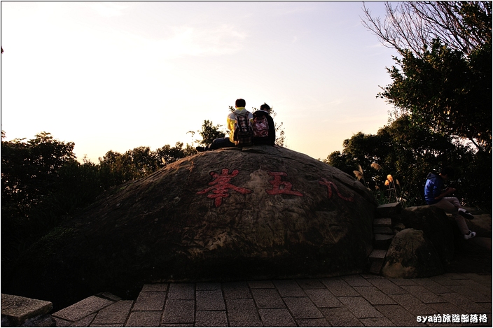 【台北 景點】虎山步道 | 夏季可賞螢火蟲，也可九五峰健行登頂遠眺101的夕照