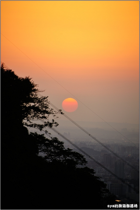 【台北 景點】虎山步道 | 夏季可賞螢火蟲，也可九五峰健行登頂遠眺101的夕照