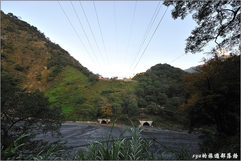 步道走到底就是思源吊橋