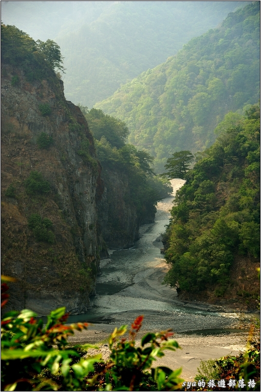 【南投秘境】雲的故鄉。武界｜武界吊橋、武界壩、思源吊橋、武界一線天、日月潭引水拱橋、武界林道、摩摩納爾