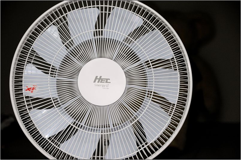 宏興(HEC)14吋DC直流10葉片節能遙控立扇(1419)