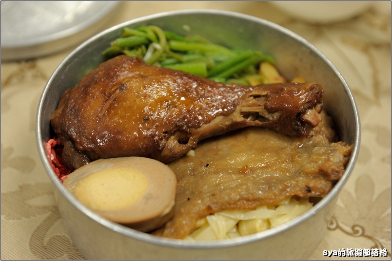 【阿里山】奮起湖大飯店 | 不只有著名的奮起湖鐵路便當，四季都有螢火蟲可以看唷！