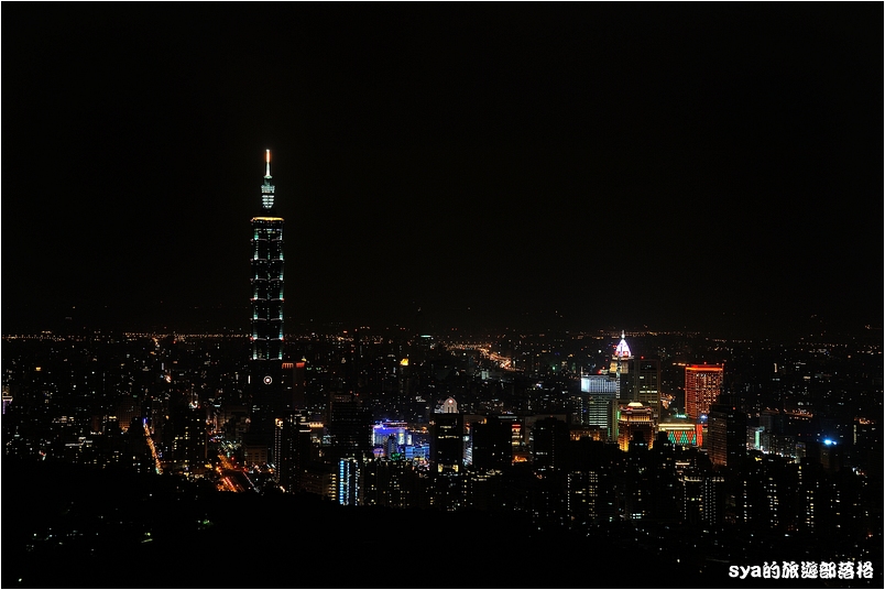【台北 景點】 2013 台北 101 跨年煙火 (虎山)