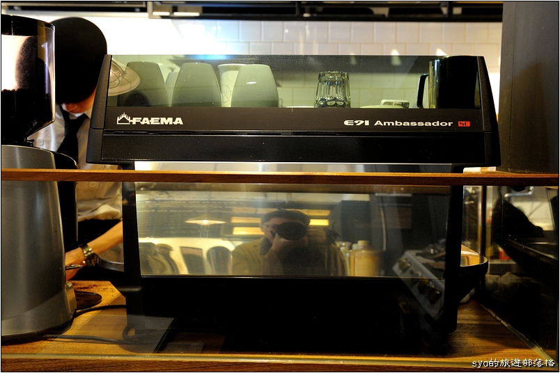 【台北西門町 咖啡館】Oven Coffee 烤香現烘咖啡 | 用溫度勾勒的咖啡館