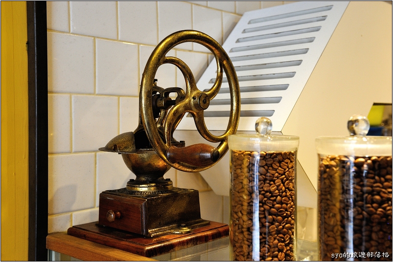 【台北西門町 咖啡館】Oven Coffee 烤香現烘咖啡 | 用溫度勾勒的咖啡館