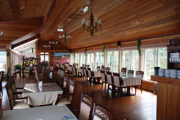 【新竹 景觀餐廳】山上人家 | 山中的歐式風情